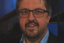 Marienstatue aus St.Hubertus, Flittard Rosenkranzmonat Oktober