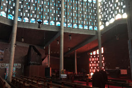 Marienstatue aus St.Hubertus, Flittard Rosenkranzmonat Oktober